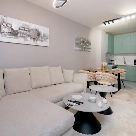 Luxury 1br Retreat Next To Paradise Mall By Flat Mаnager *
